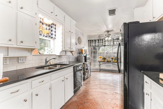 6608 Swanee Court, Watauga, TX 76148