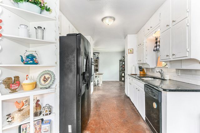 6608 Swanee Court, Watauga, TX 76148