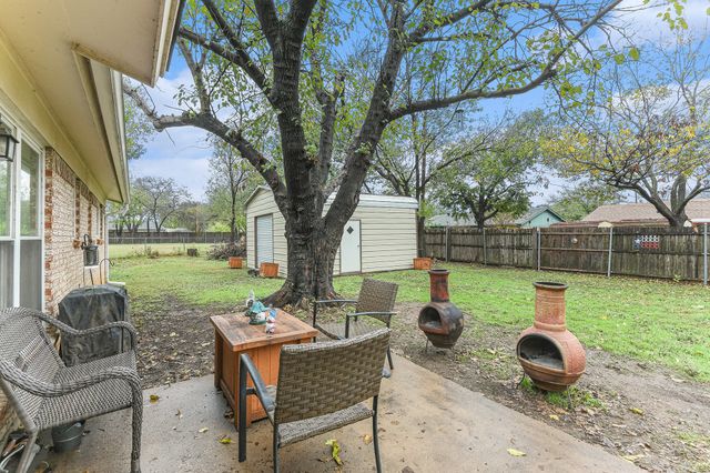 6608 Swanee Court, Watauga, TX 76148
