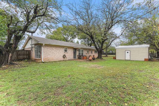 6608 Swanee Court, Watauga, TX 76148