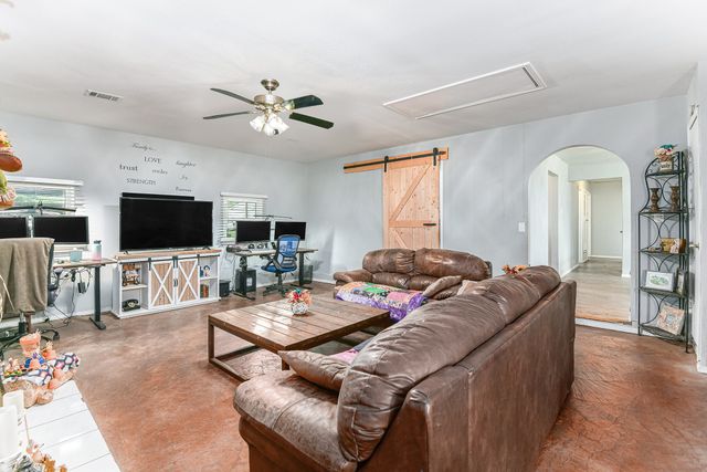 6608 Swanee Court, Watauga, TX 76148