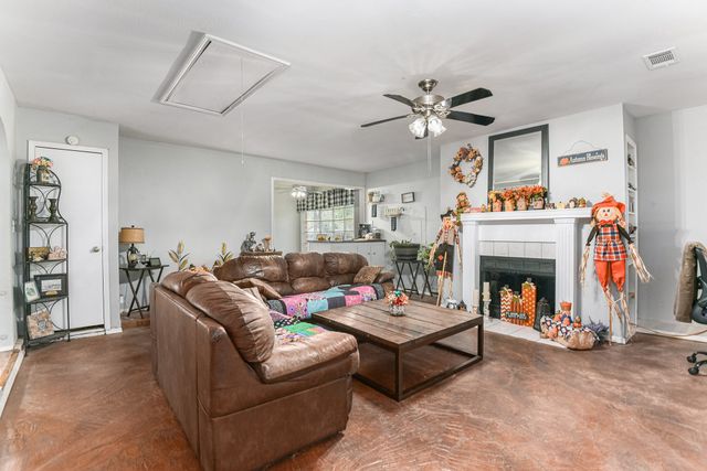 6608 Swanee Court, Watauga, TX 76148