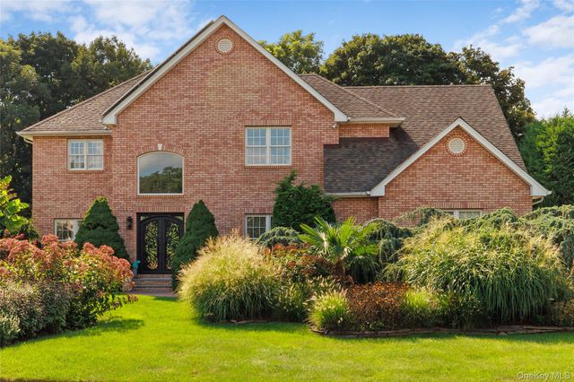 20 Millennium Court, Bohemia, NY 11716