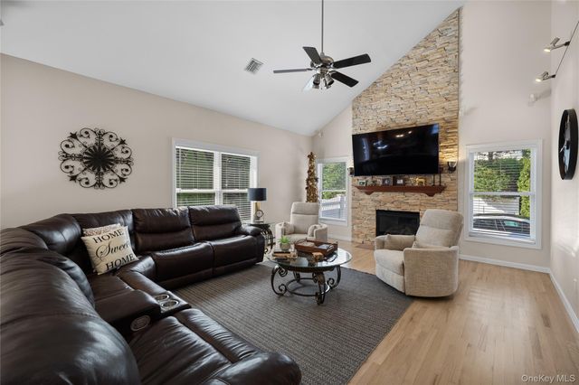 20 Millennium Court, Bohemia, NY 11716