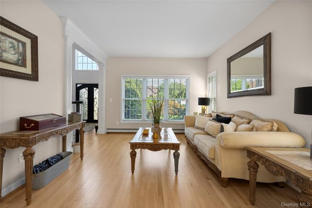20 Millennium Court, Bohemia, NY 11716