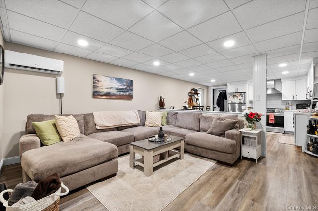 20 Millennium Court, Bohemia, NY 11716
