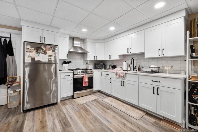 20 Millennium Court, Bohemia, NY 11716