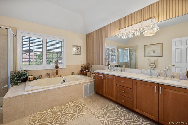 20 Millennium Court, Bohemia, NY 11716