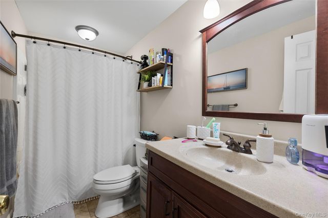20 Millennium Court, Bohemia, NY 11716