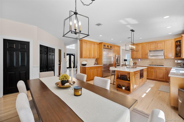 20 Millennium Court, Bohemia, NY 11716