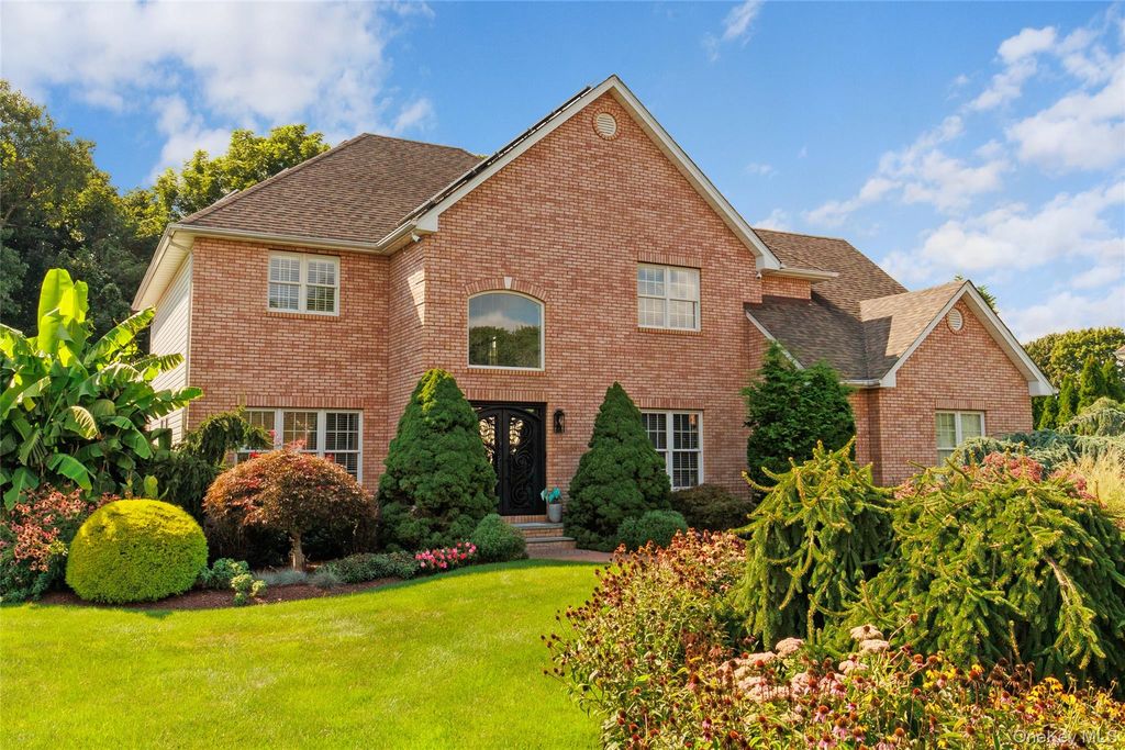 20 Millennium Court, Bohemia, NY 11716