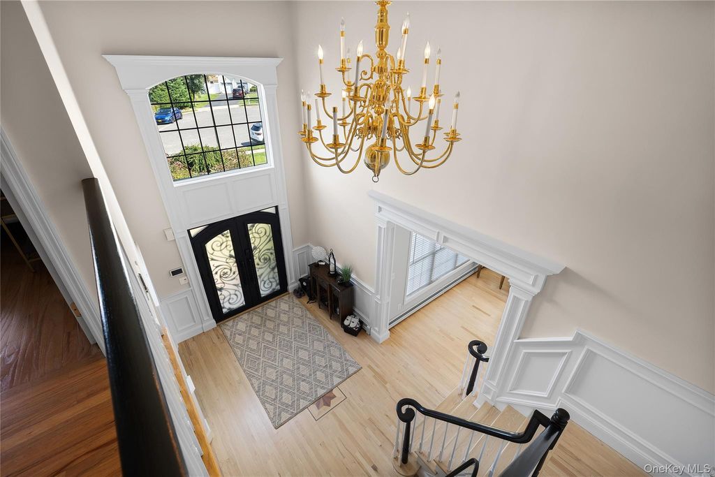 20 Millennium Court, Bohemia, NY 11716 — photo 3