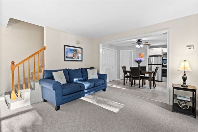 284 Chestnut St B, North Attleboro, MA 02760