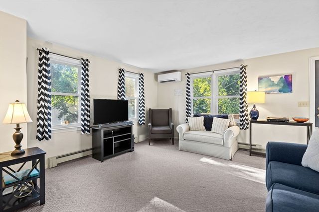 284 Chestnut St B, North Attleboro, MA 02760