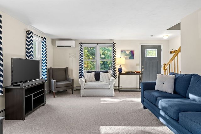 284 Chestnut St B, North Attleboro, MA 02760