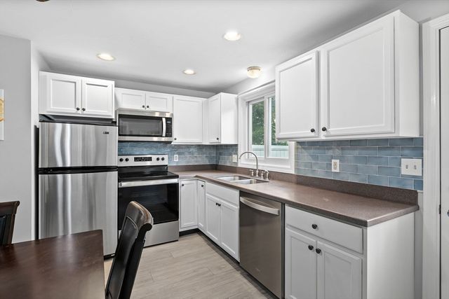 284 Chestnut St B, North Attleboro, MA 02760