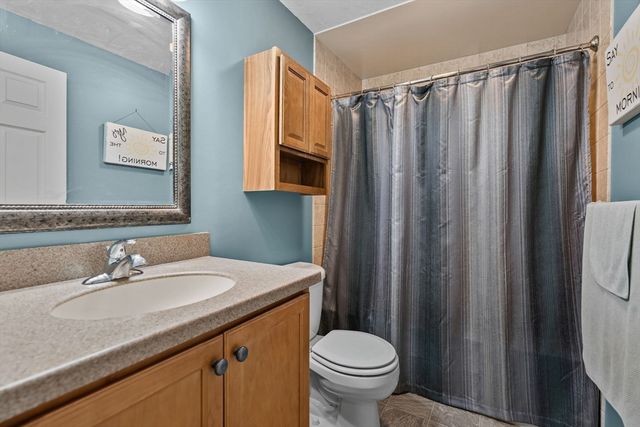 284 Chestnut St B, North Attleboro, MA 02760