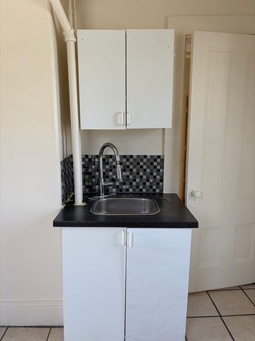 10-12 Maple Street 6, Waltham, MA 02453