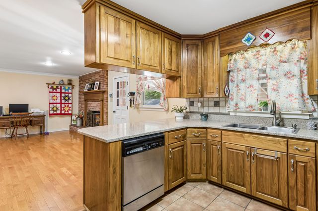 205 Houghton Dr, Winchester, TN 37398