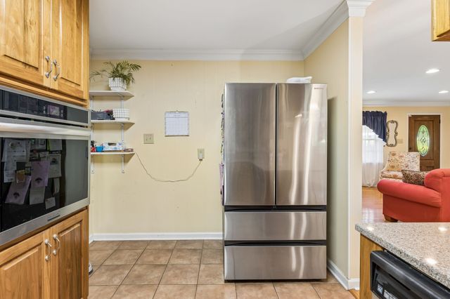 205 Houghton Dr, Winchester, TN 37398