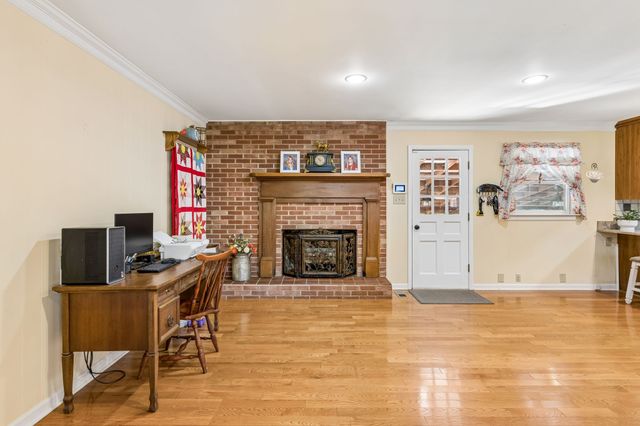 205 Houghton Dr, Winchester, TN 37398
