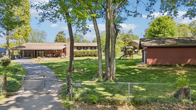 205 Houghton Dr, Winchester, TN 37398