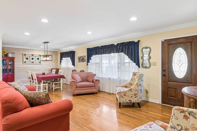 205 Houghton Dr, Winchester, TN 37398