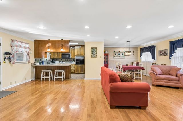 205 Houghton Dr, Winchester, TN 37398