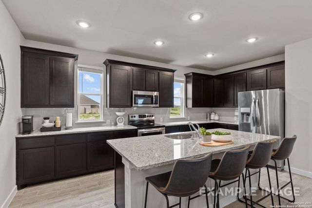 424 Jills Path, Seguin, TX 78155