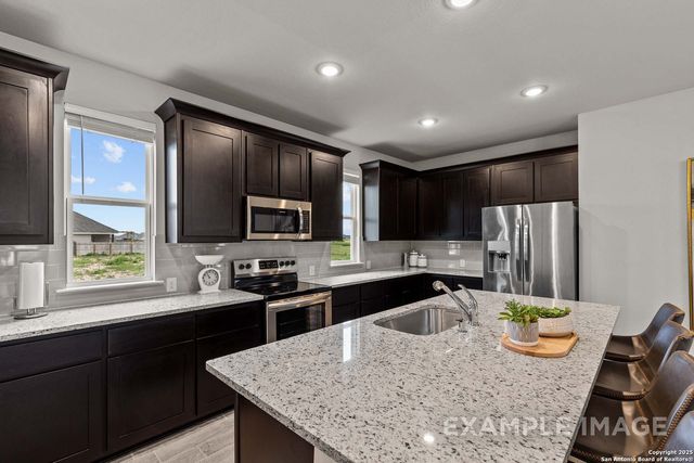 424 Jills Path, Seguin, TX 78155