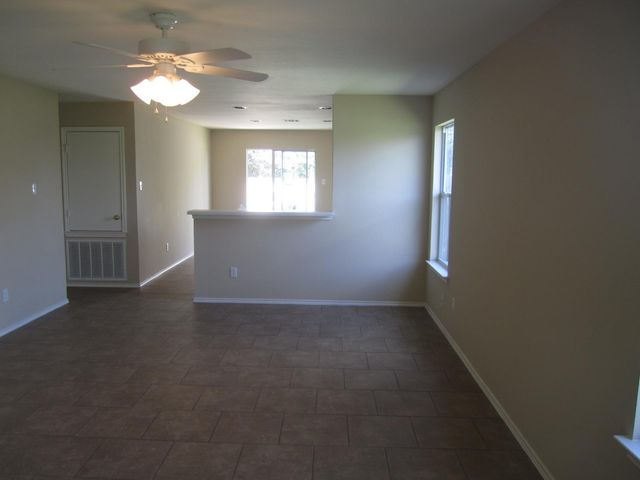 13124 Maidenhair TRL, Elgin, TX 78621