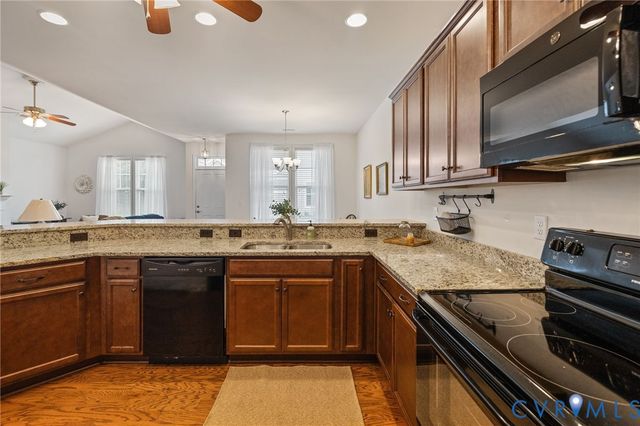 12157 Magnolia Bluff Ct, Chester, VA 23831