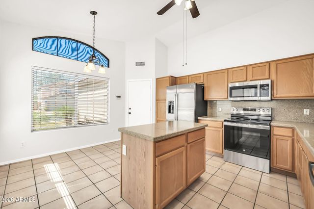 1284 W KINGBIRD Drive, Chandler, AZ 85286