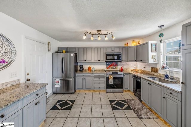 3 Winter Place, Fountain Inn, SC 29644