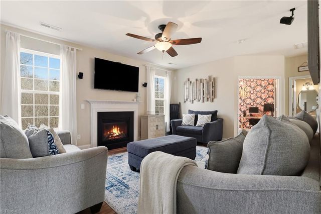 467 Mahogany Drive, Thomasville, NC 27360