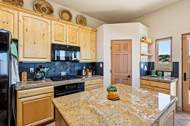 10 PINON RIDGE DR, Placitas, NM 87043