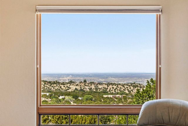 10 PINON RIDGE DR, Placitas, NM 87043