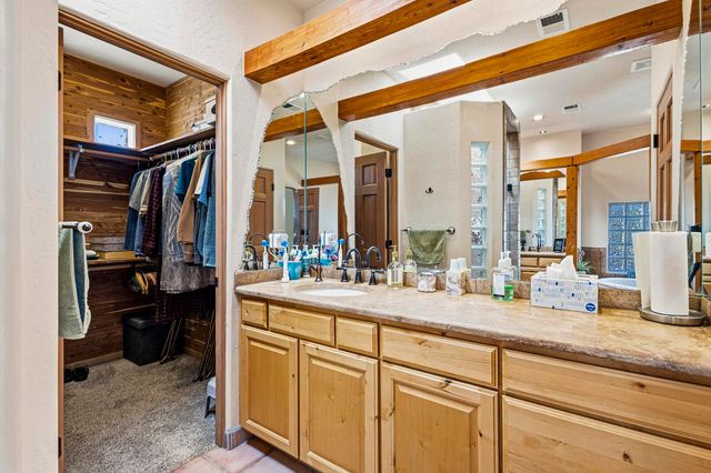 10 PINON RIDGE DR, Placitas, NM 87043