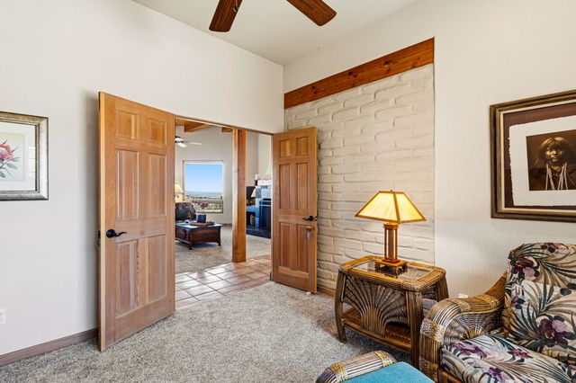 10 PINON RIDGE DR, Placitas, NM 87043