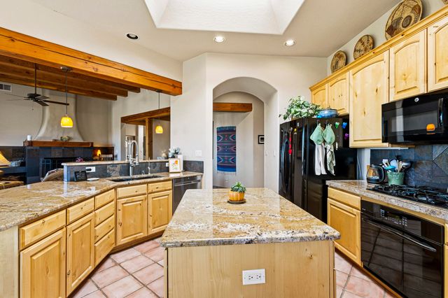 10 PINON RIDGE DR, Placitas, NM 87043