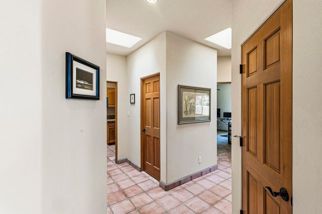 10 PINON RIDGE DR, Placitas, NM 87043