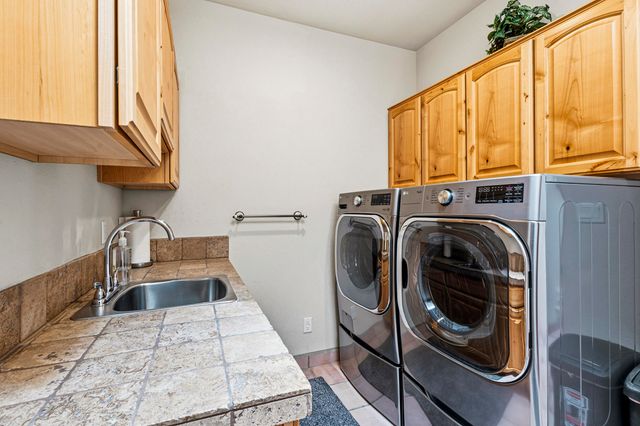 10 PINON RIDGE DR, Placitas, NM 87043