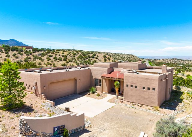 10 PINON RIDGE DR, Placitas, NM 87043