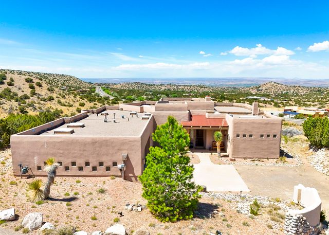 10 PINON RIDGE DR, Placitas, NM 87043