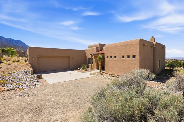 10 PINON RIDGE DR, Placitas, NM 87043