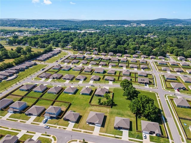 2839 W Azurite Street, Fayetteville, AR 72704