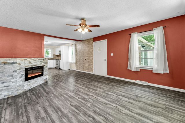 1714 W Scott Street, Springfield, MO 65802