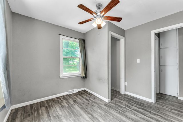 1714 W Scott Street, Springfield, MO 65802