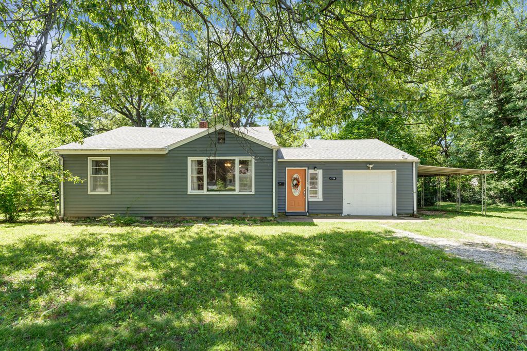 1714 W Scott Street, Springfield, MO 65802