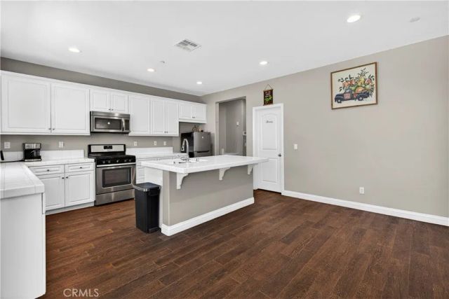 4758 Casillas Way, Fontana, CA 92336